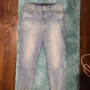 Lucky Brand crop jeans sz 8